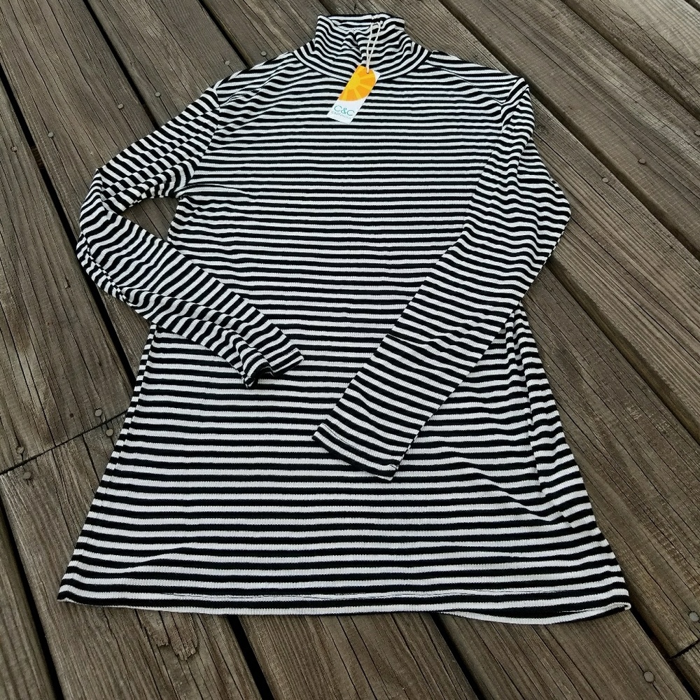 C&C California NWT black & white stripe turtleneck